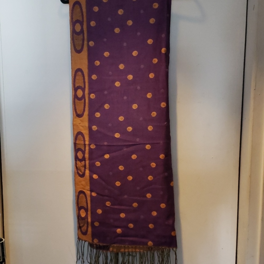 Reversible scarf